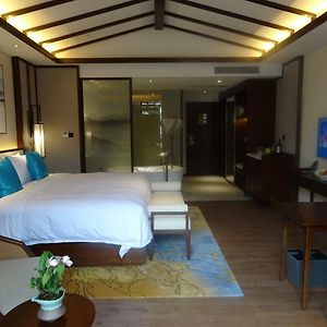 Premier King Room